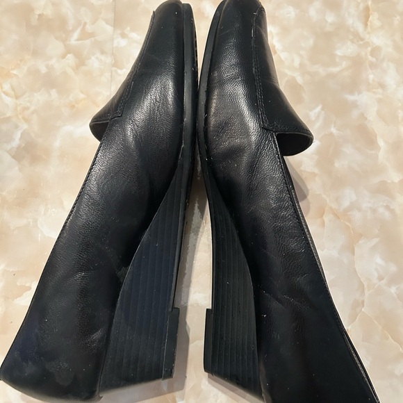 AEROSOLES Lovely Wedge Pumps - Picture 5 of 6